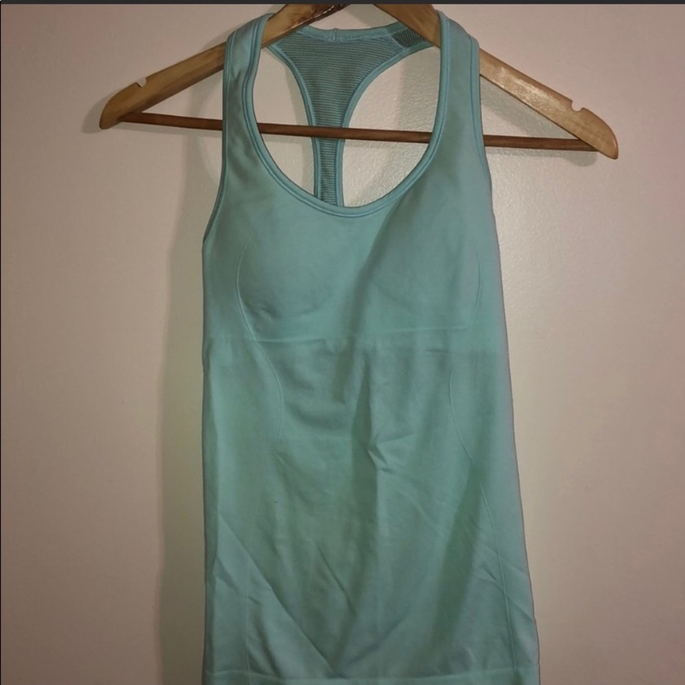 Lululemon workout tank